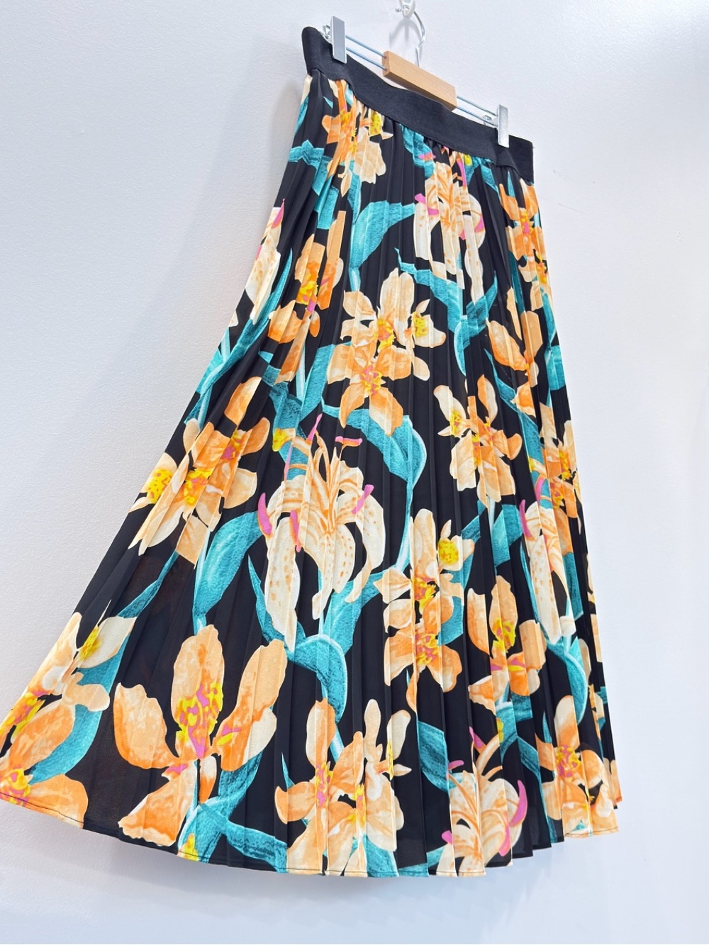 INC International Concepts Black Pleated Midi Skirt with Orange & Teal Floral